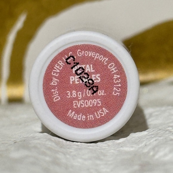 Ever (Petal) SMOOTH Peptide Lip Therapy - Picture 4 of 7